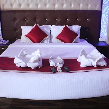 Royal Villa Beach Resort Govind Nagar Esterno foto