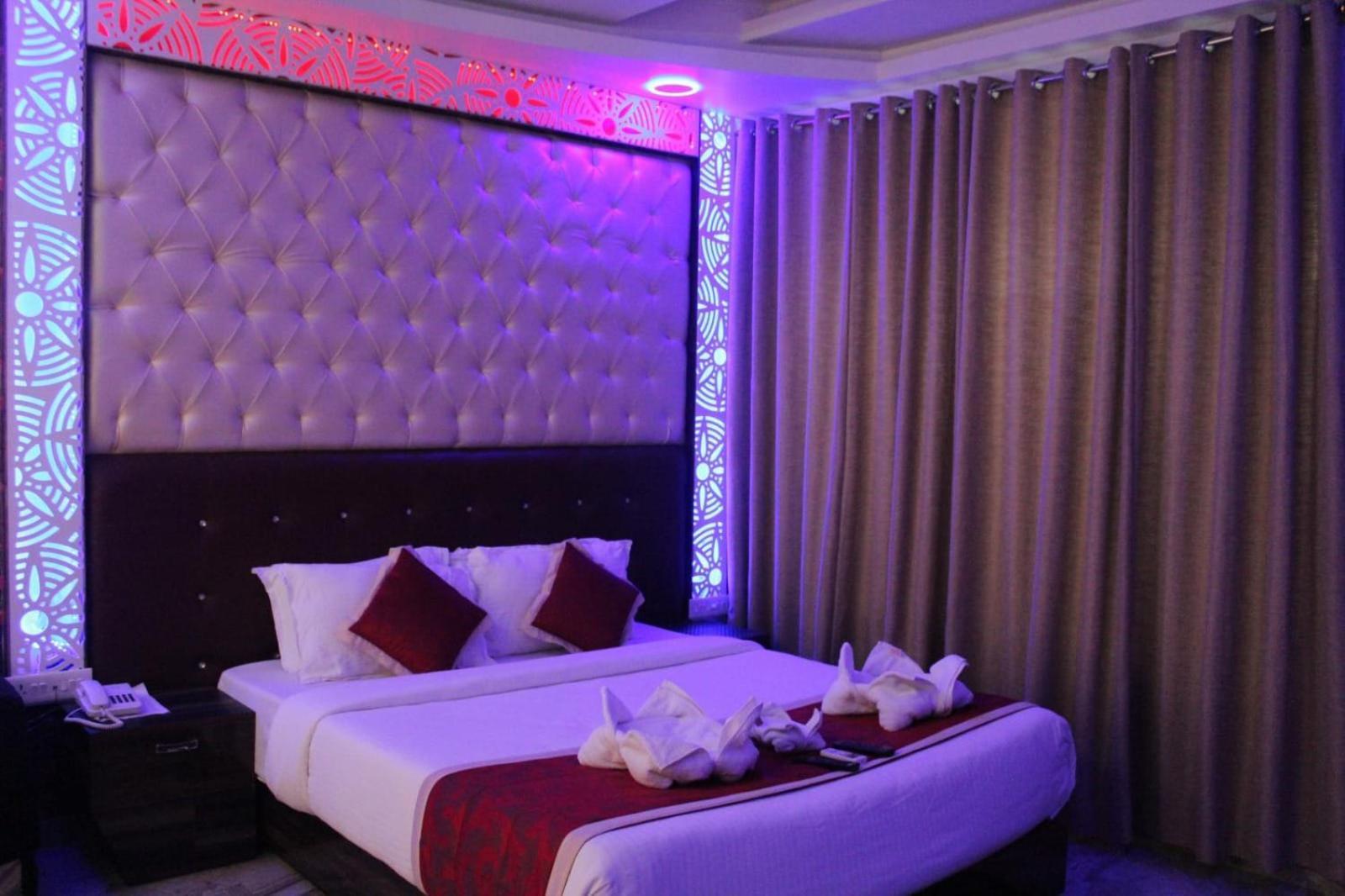 Royal Villa Beach Resort Govind Nagar Esterno foto
