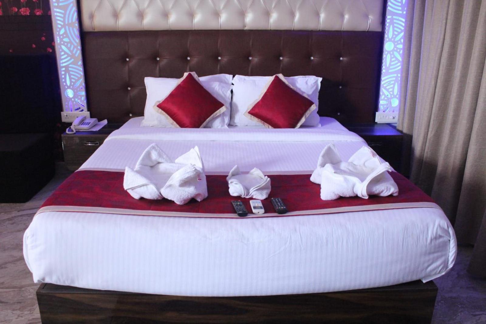 Royal Villa Beach Resort Govind Nagar Esterno foto